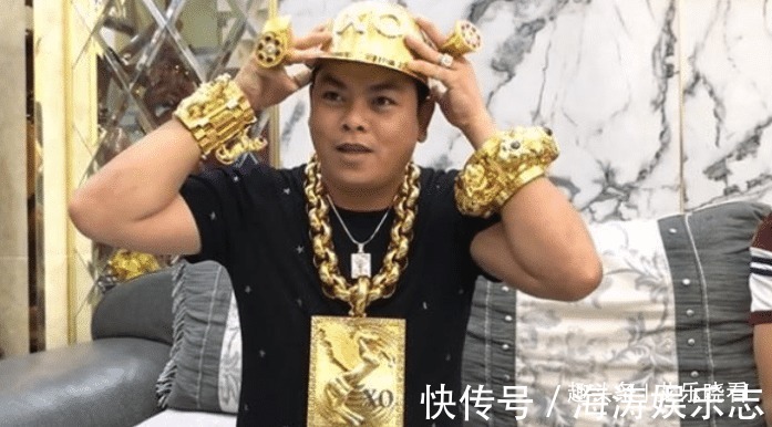 医生|男子炫富出门戴26斤黄金首饰,花52万定制黄金帽,医生让去精神科