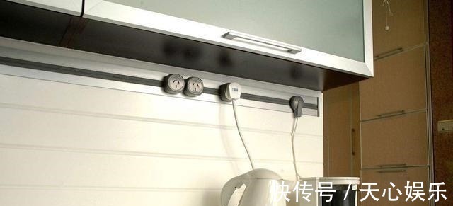 厨房|新房装修别选五孔插座,根本就不够用!建议这样做,方便很实用