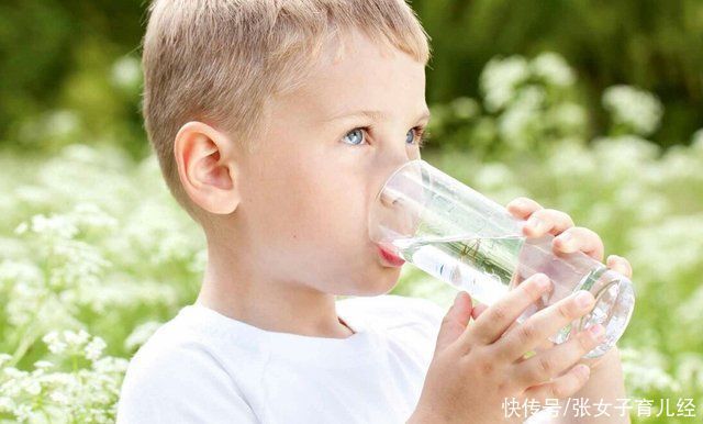 喝咖啡|宝妈带4岁大孩子喝咖啡,无知父母不知要坑苦多少娃