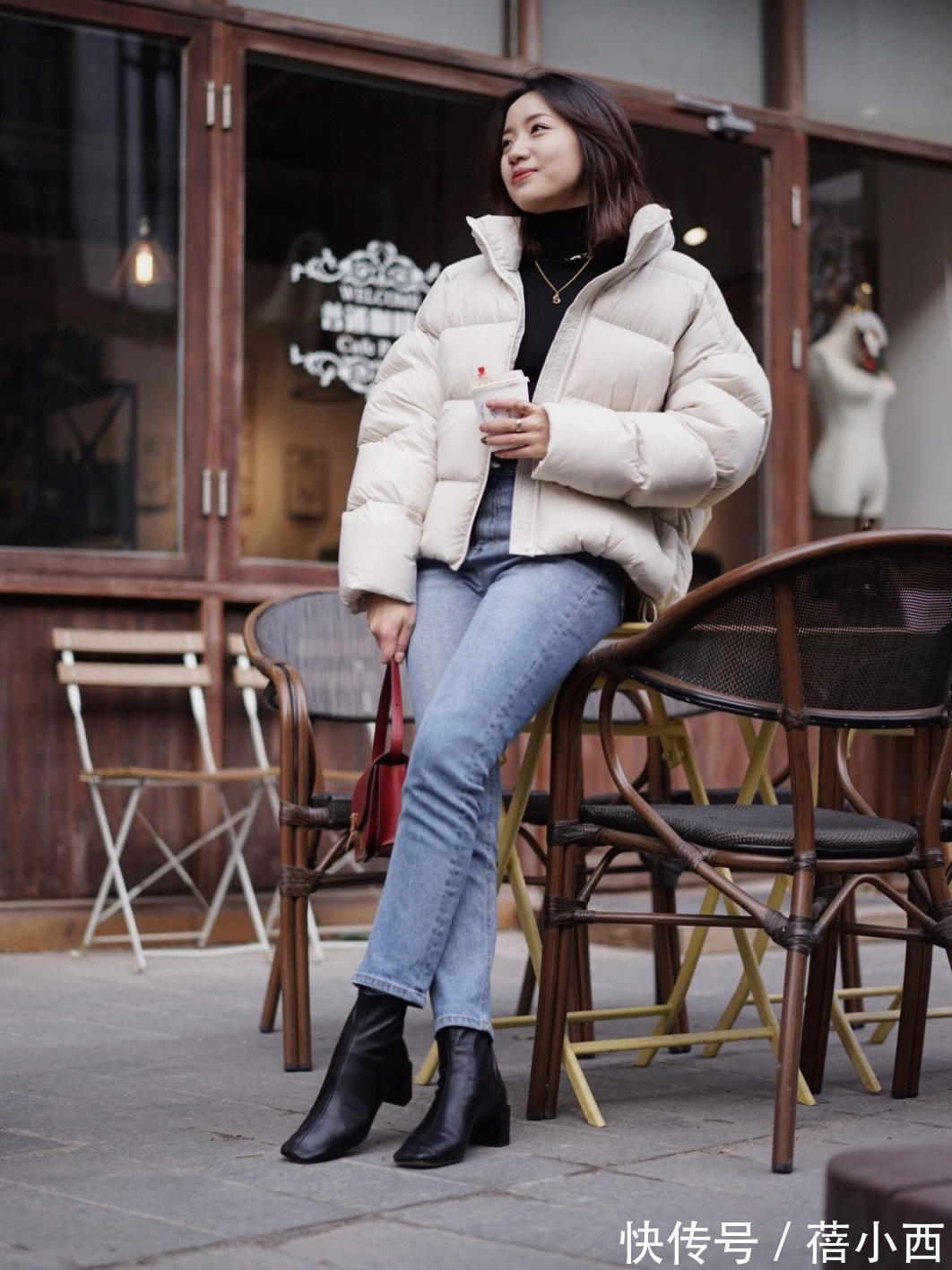 纯白色|秋冬还是穿“羽绒服”保暖又洋气,搭配公式和技巧,都帮你总结了