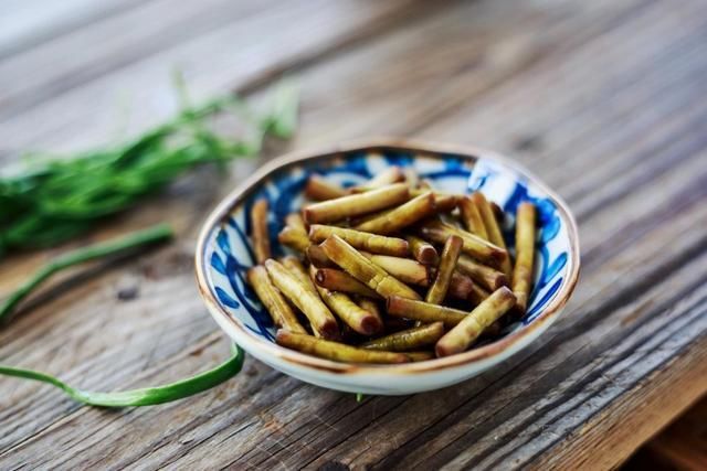  无水无油|腌制蒜苔要密封吗，有什么作用？