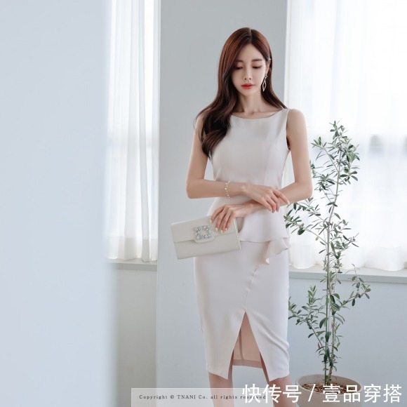 露背|女神孙允珠高清时尚搭配:温润初雨果杏微甜露背鱼尾裙