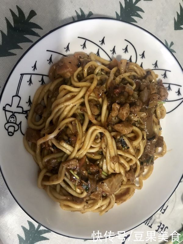 肉末炒香|家常菜这么多，懒人版茄子焖面一定不可错过