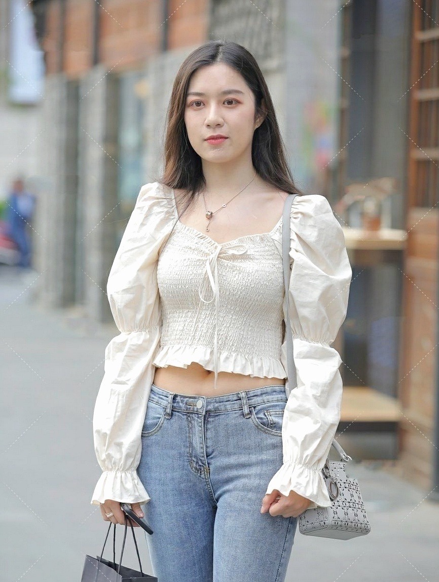 穿衣搭配 成熟风的小姐姐,轻松遮掩“腿粗胯宽”,更有女人味!