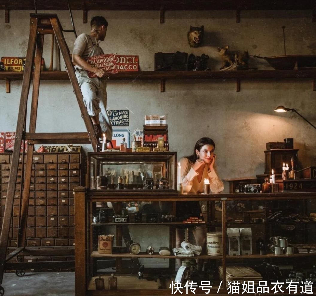 如何穿T恤才更时髦?试试“休闲风+女人味”法则