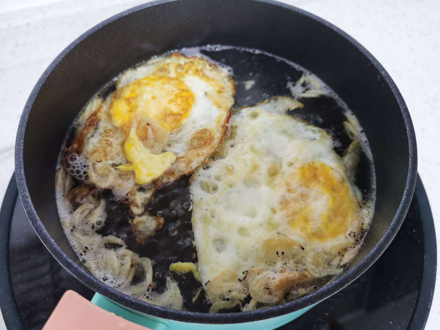 萝卜汤中加它一起煮，汤色奶白，又鲜又香，夏天离不开的美味