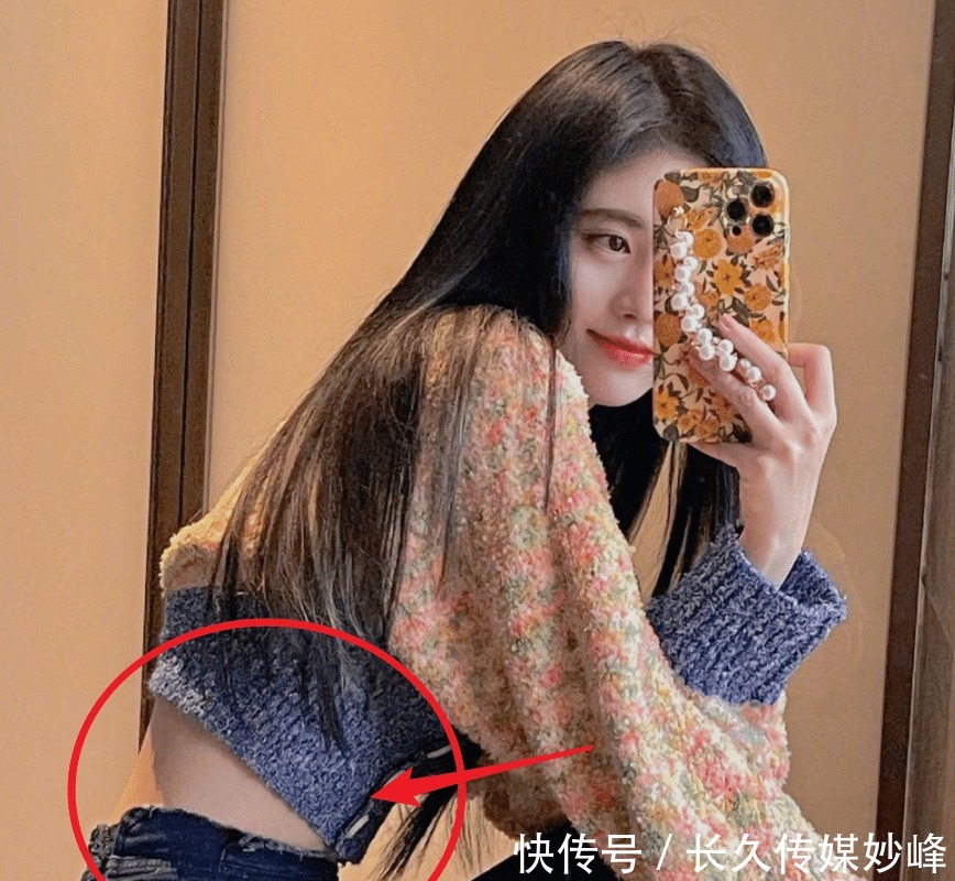 鞠婧祎晒美照,马甲线成焦点,比正常腰围还