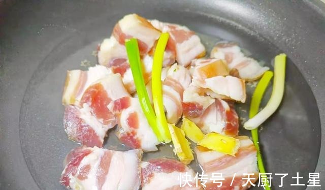 白菜炖豆腐怎么做才好吃第1步不要炒白菜,记住3个窍门,真香啊!