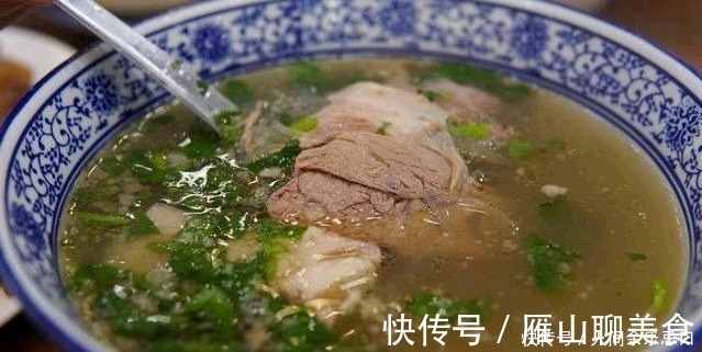 炖羊肉时,记住“1不放2不要”,炖好的羊肉没有膻味,羊汤鲜美