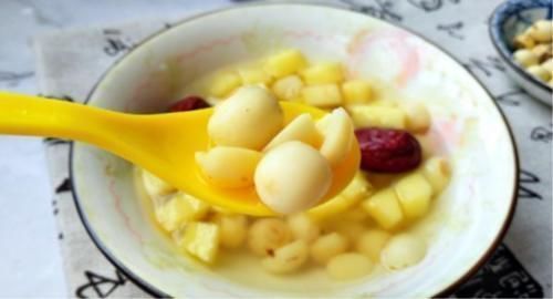 苹果|失眠最怕喝“这汤”,简单煮一煮,补血安神,一觉睡到大天亮