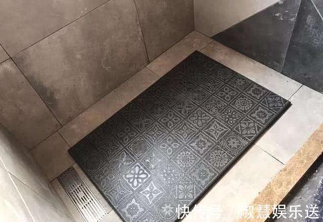 浴室|浴室防滑铺瓷砖和鹅卵石现在流行立体瓷砖,防滑耐磨一体成型