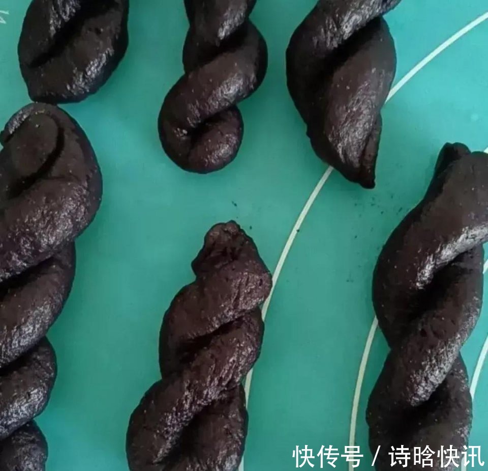 |搞笑GIF:妹子这波操作太秀了,我给满分不怕你骄傲