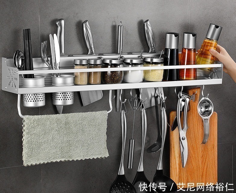 晒晒婆婆家的年夜饭，12道菜，荤素搭配有营养，简单好吃有味道