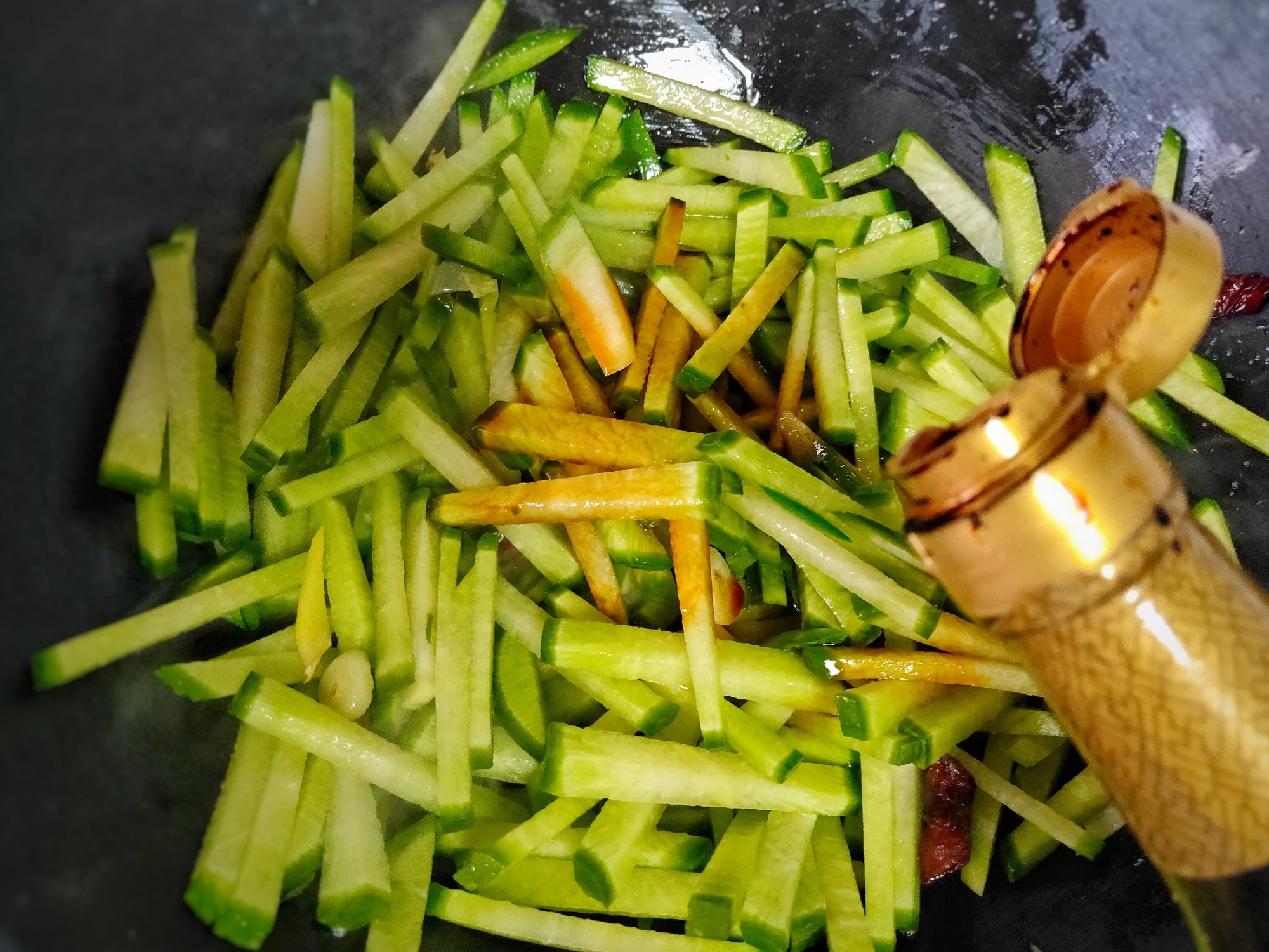 萝卜和它是天生一对，简单一炖比肉香，润肠通便，胃肠舒服不胀气