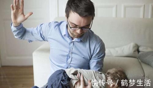 犯错|妈妈愤怒之中打了娃这个部位,第二天娃就起不来了,医生真无知