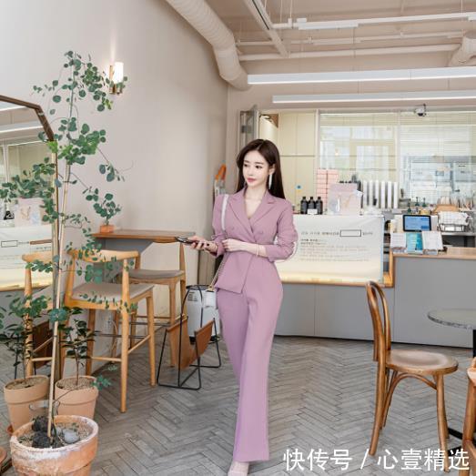 孙允珠|女神孙允珠高清时尚搭配:璀璨萤纱水溶浅粉色气质西装