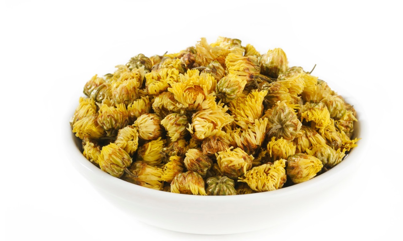 菊花茶常喝百益无害医生大错特错,3类人能不适合多喝菊花茶