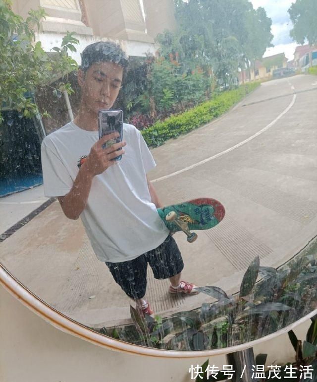 冰雪运动|汉字都不会写,还能上《华彩少年》?带你认识另一面的王一博