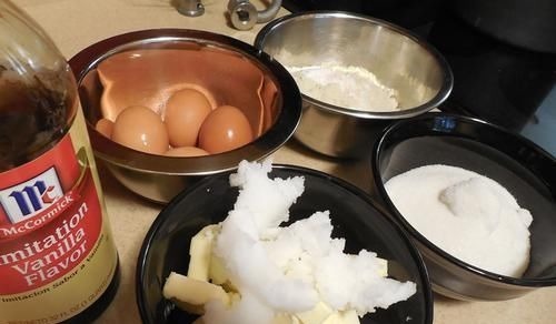 父母眼中的蛋糕VS我们期待收到的蛋糕,吃货我只想正常过个生日