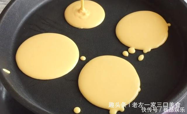 教你早餐玉米饼正宗做法,掌握3个小技巧,松软香甜,简单好吃