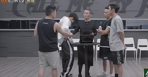 陈辉|敖犬排名垫底，不肯退出错失观众缘，刘端端有担当，值得被复活