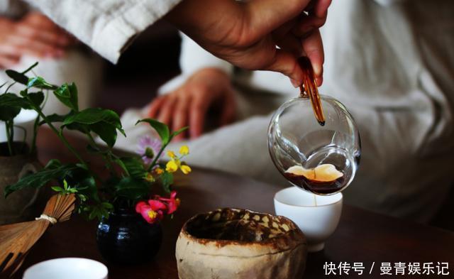 长期吸烟却又坚持喝茶，他们身体有什么变化？看完你或许就知道了