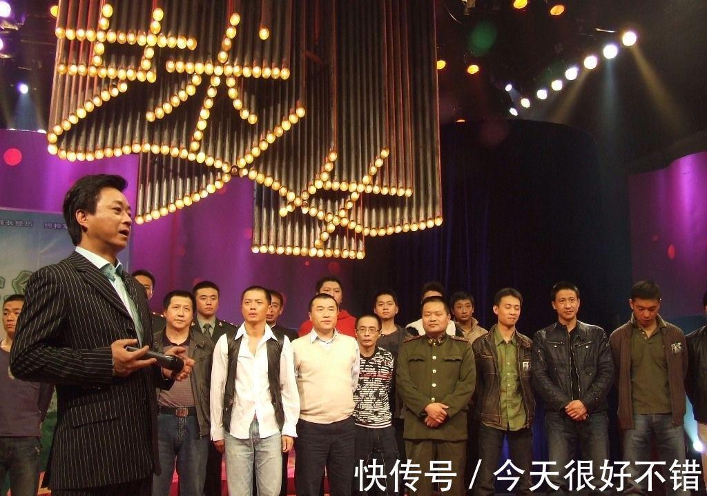 朱軍,終于在央視復(fù)出了,57歲精神煥發(fā)精神飽滿