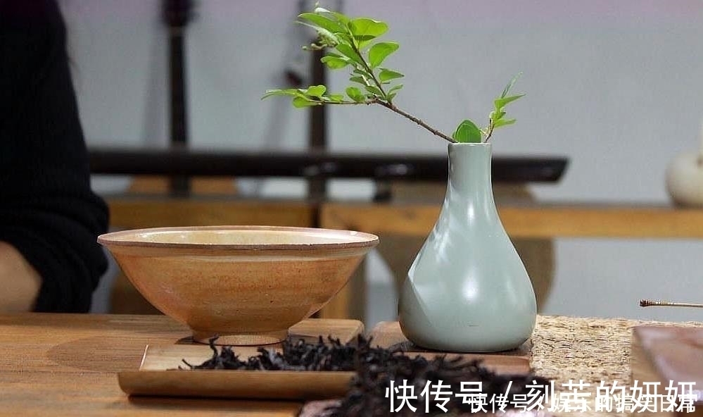 故都的秋#五首最美茶诗：茶香馥郁环绕，品茶亦如品人生