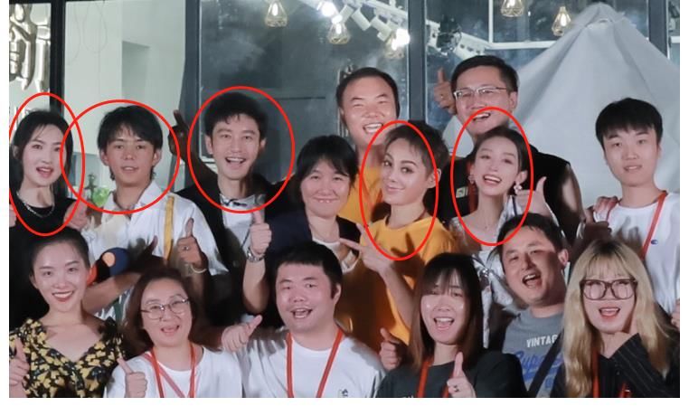 周也|丁真发文告别《中餐厅》，感谢照顾他的嘉宾，唯独没有龚俊