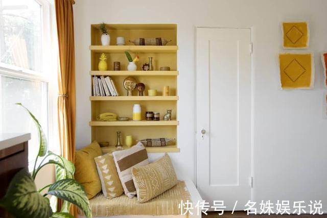 住进|比大白墙耐看，这个出租屋的墙面设计，仿佛住进了电影里