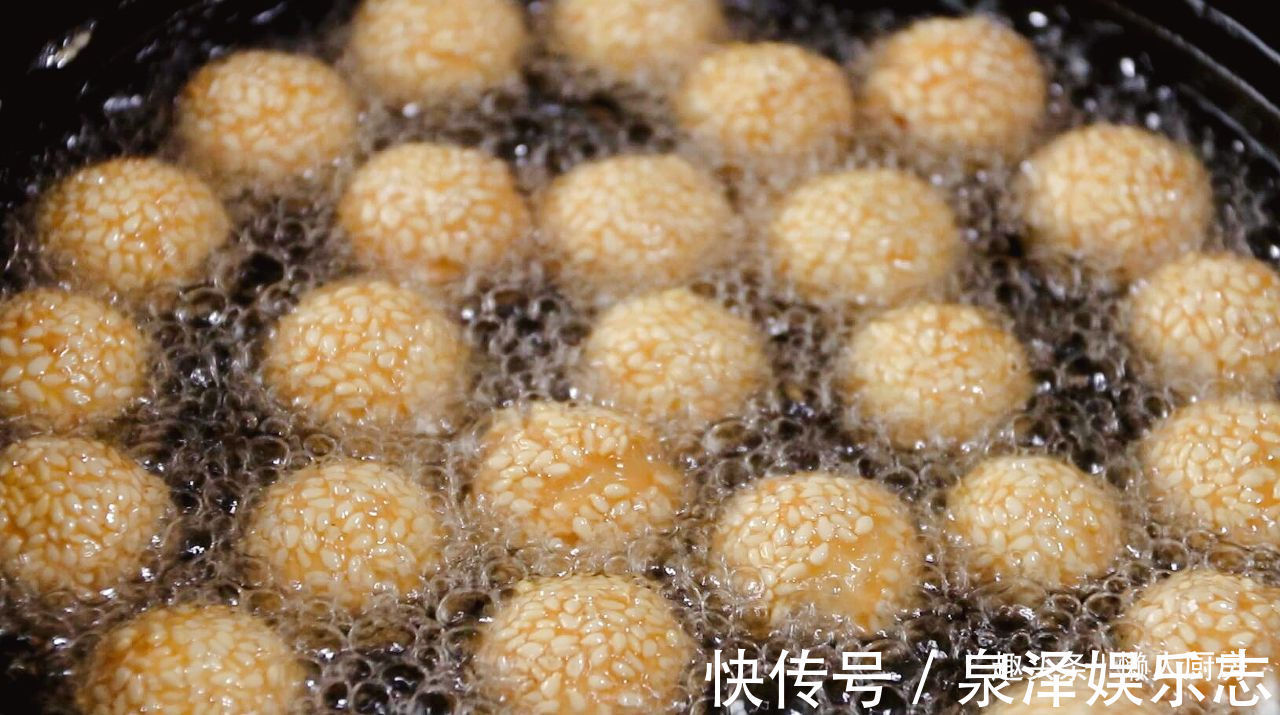 过年吃的茶食不用买，自己在家做，半斤面粉能做好多，又香又脆