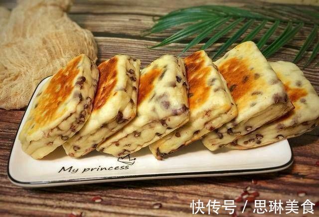 如果你家里有面粉,你必须试试很容易让它变得柔软和甜美比油条还好吃