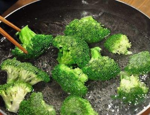 这4类食材必须要焯水,别偷懒!不要等到吃出问题了再后悔