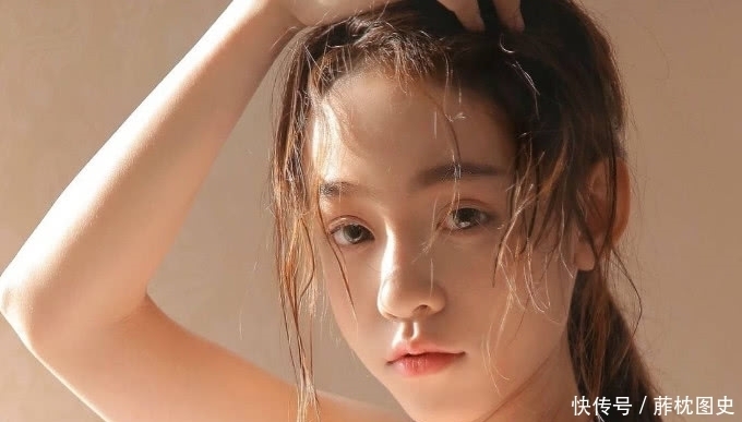 女生经常“爆痘”的3大原因,和吃辣没半点关系