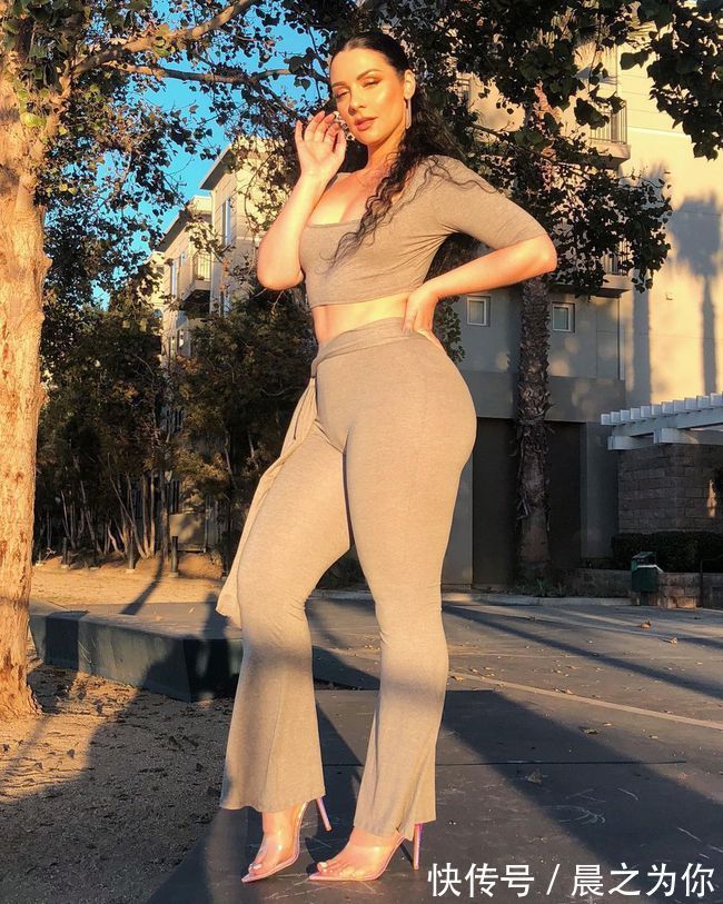 健身模特|美国健身模特靠惊人下肢吸粉百万,凭借沙漏身材走红网络
