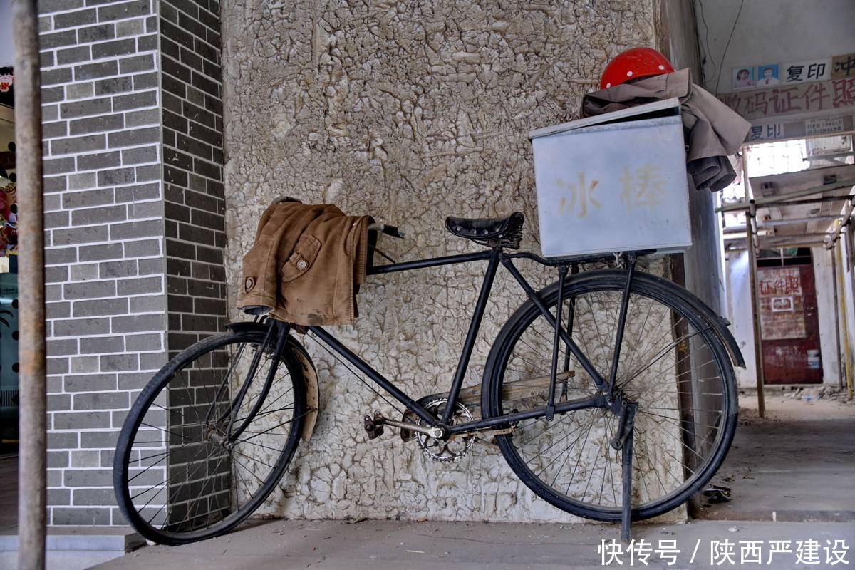 建水古城扫街照片【严建设】