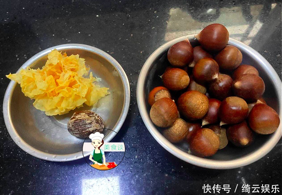  煮银耳汤时，掌握好一个技巧，银耳汤出胶质爽滑浓稠，比买的好喝