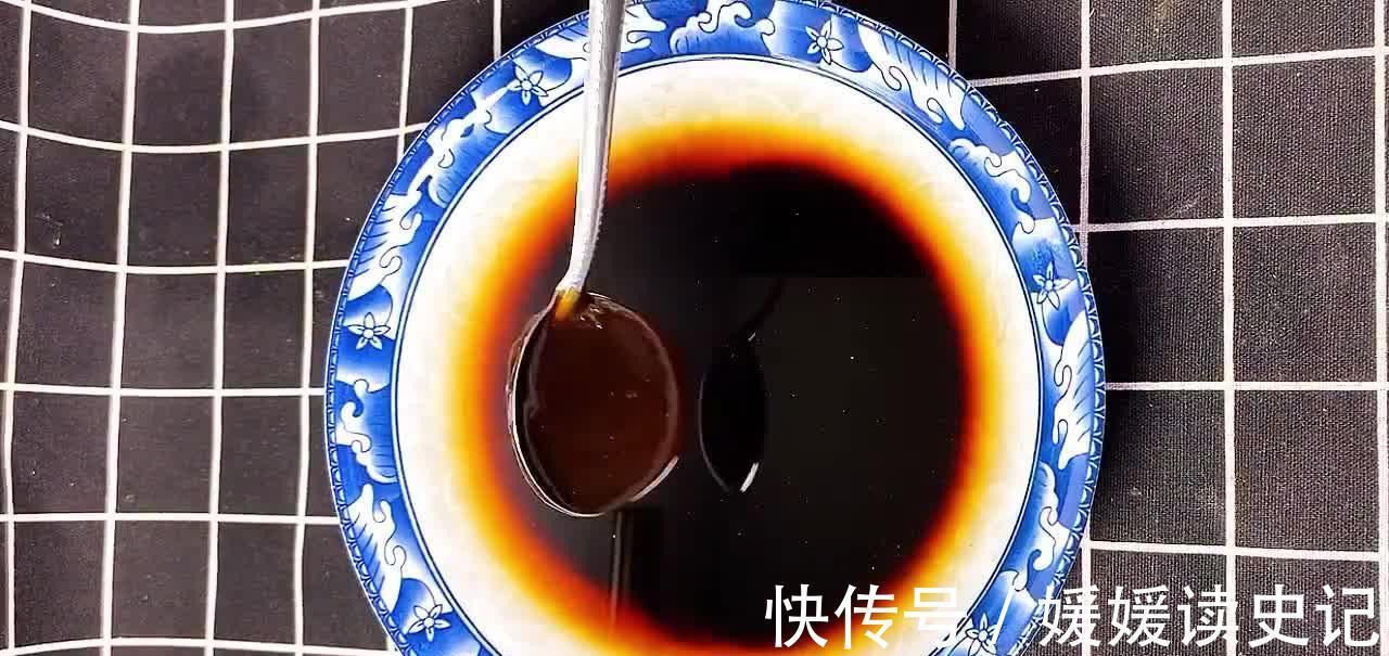 家庭版甜面酱,做法简单成本低廉,蘸大葱抹卷饼酱牛肉都很棒