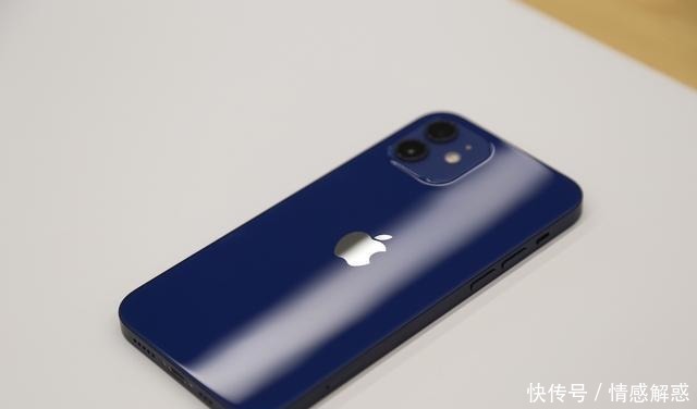 蓝色iPhone12|iPhone12到底有多蓝摸了真机的人告诉你