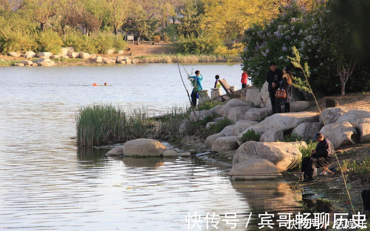 机关|会自动钓鱼的“机关鱼钩”你见过吗没有的话，来瞧瞧，很神奇