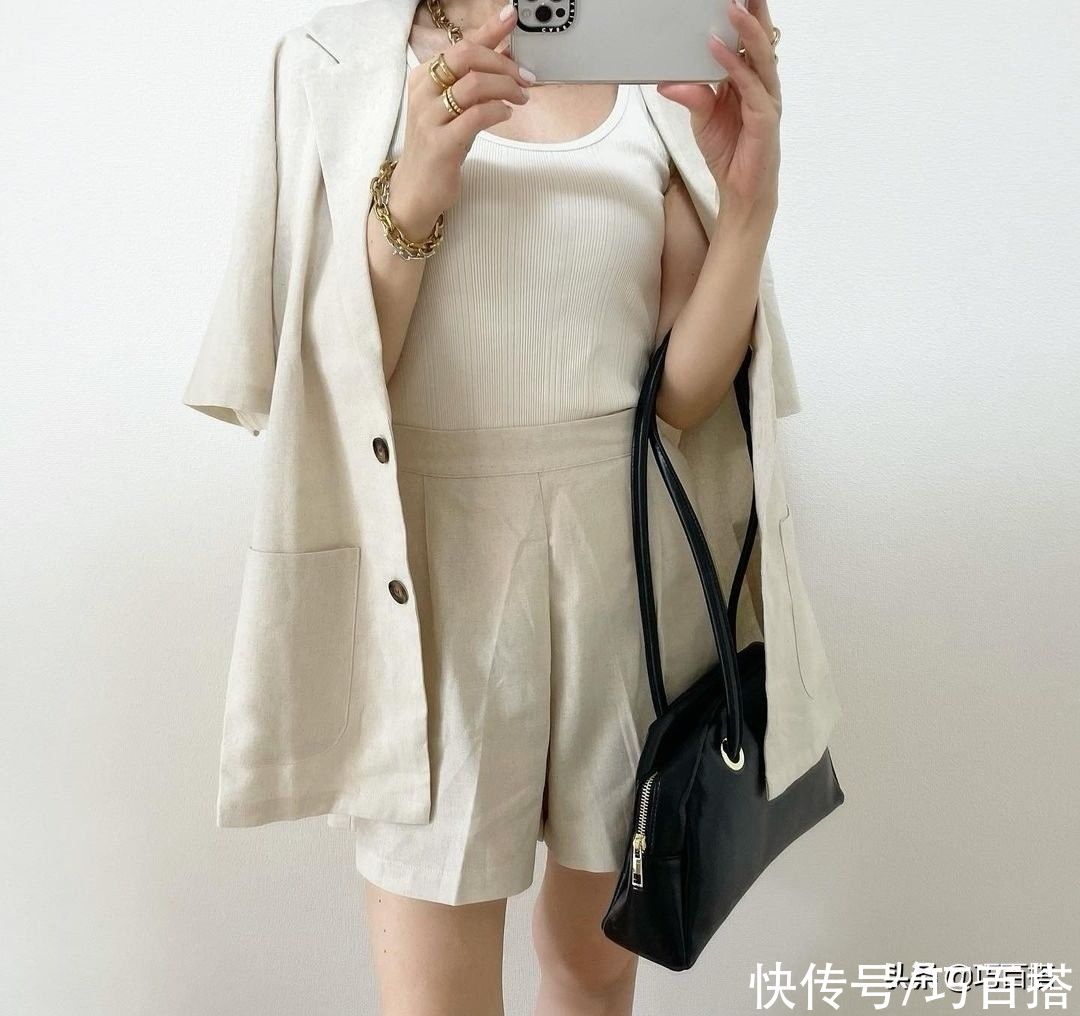 毛衣|夏日叠穿朝谁看齐？除了这位博主姐姐，其他人的穿法都不接地气