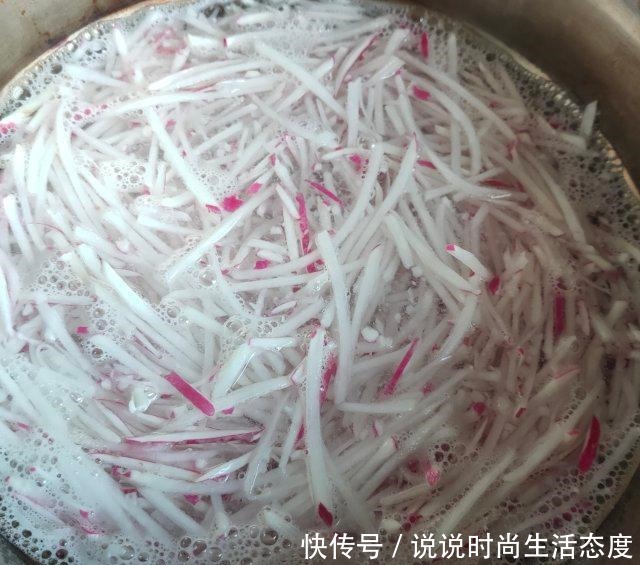 旱萝卜蒸饺,比肉馅的好吃100倍