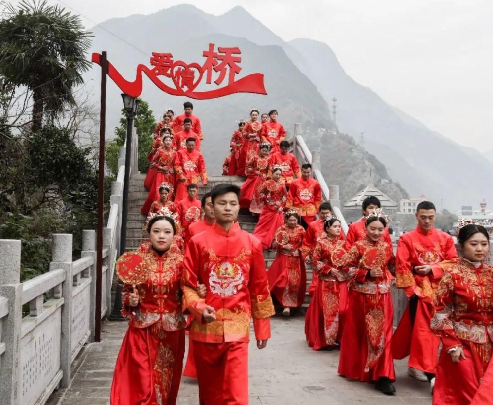 红叶|19对红叶恋人在巫山神女峰下见证爱情