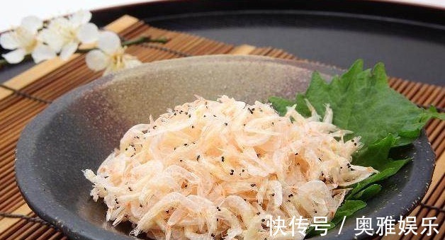 孕妈|怀孕期间,孕妈晚饭尽量少吃4种食物,胎宝宝可能会感觉不舒服