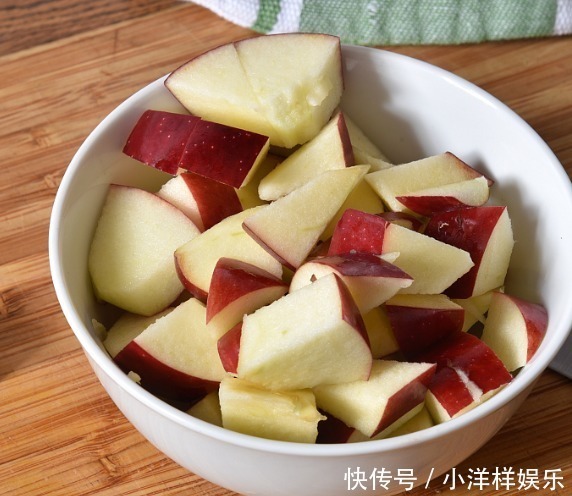 肚子|苹果和此物一起煮,血管畅通了,肚子不鼓了,女性不想显老可试试