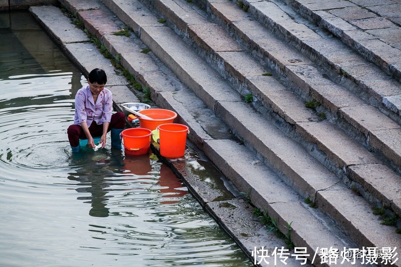 杨丽坤|中国适合养老的6个绝色古镇，秋天如诗如画，你最喜欢哪一个？