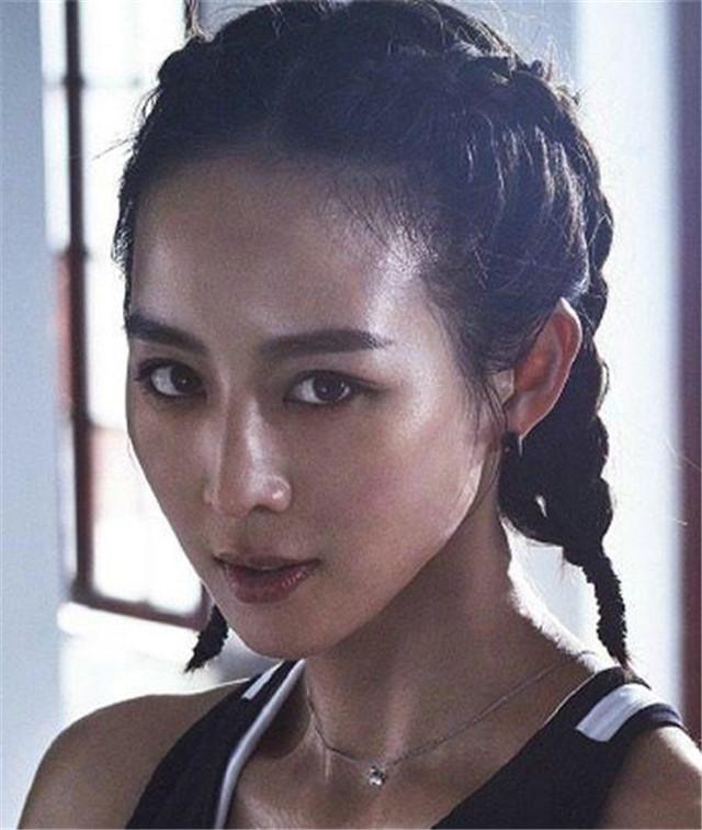 锁骨 公认最丑的4种女生“发型”,严重拉低颜值,你中了第几个