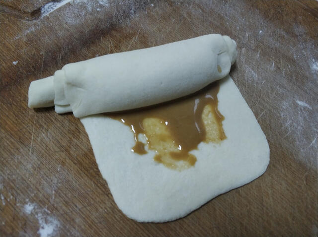 两勺芝麻酱、一碗面粉,教你在家做麻酱烧饼,学会不用再去买了