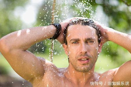 小红虾|夏天洗澡时，常犯一个“小错”，湿气会越来越重，4妙招有效祛湿