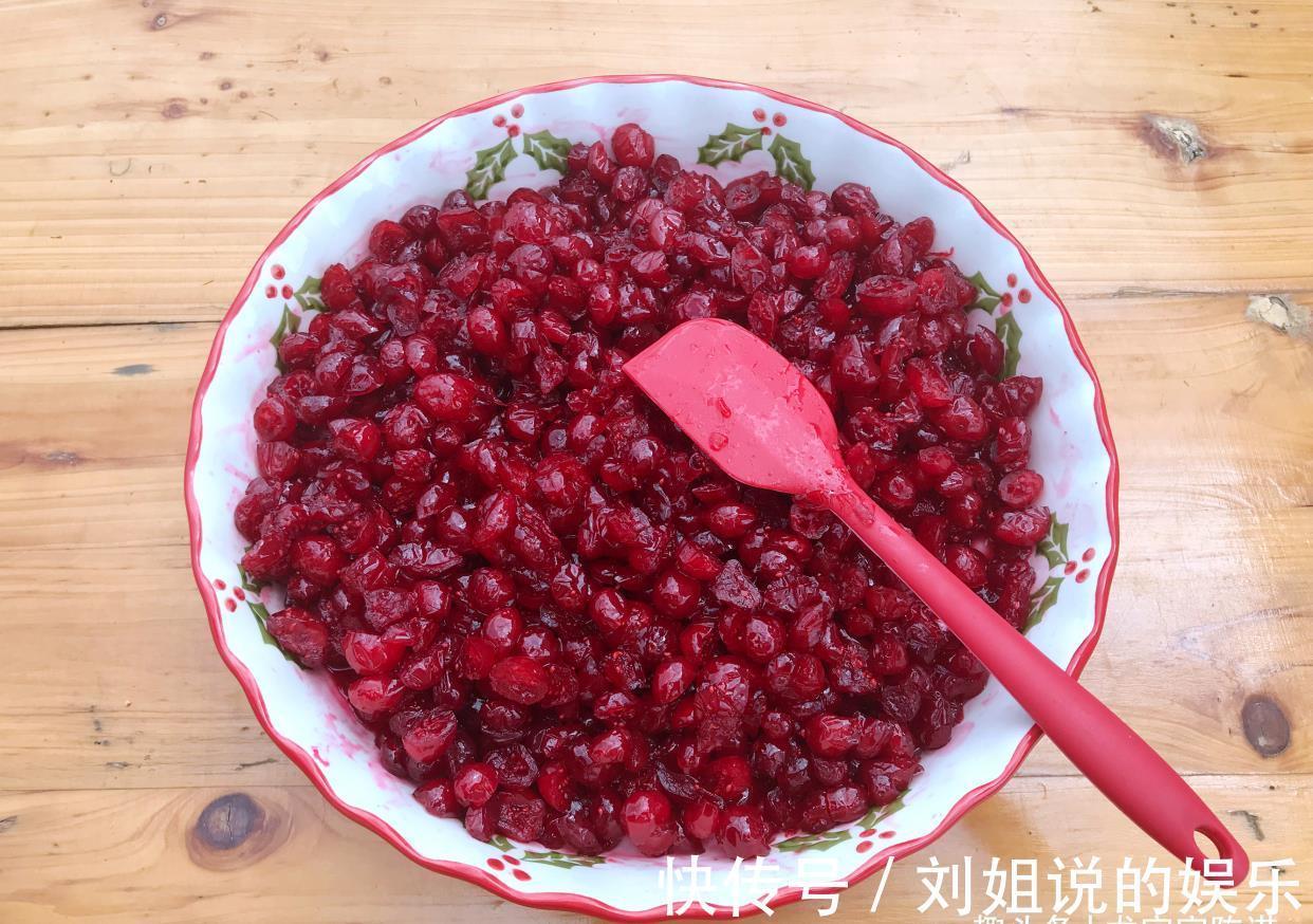 蔓越莓|夏天易出汗,这种高钾水果要多吃,每天坚持吃一点,年轻不显老